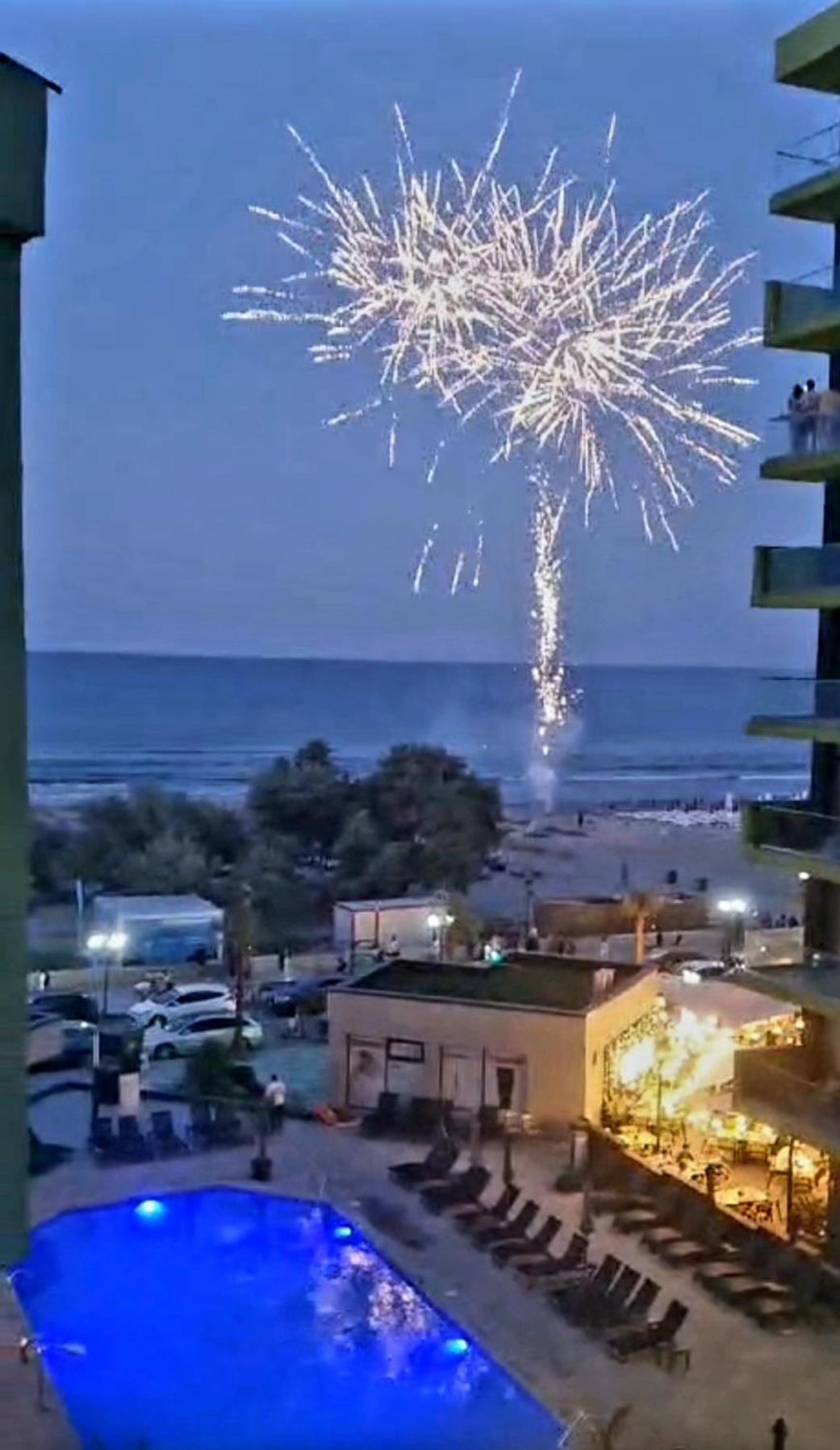 Antonia Alezzi Beach Resort Неводарі Екстер'єр фото