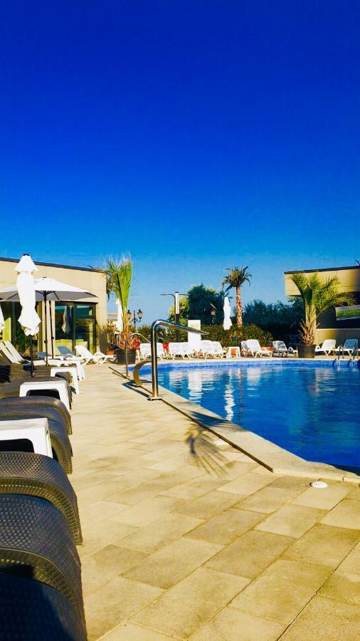 Antonia Alezzi Beach Resort Неводарі Екстер'єр фото